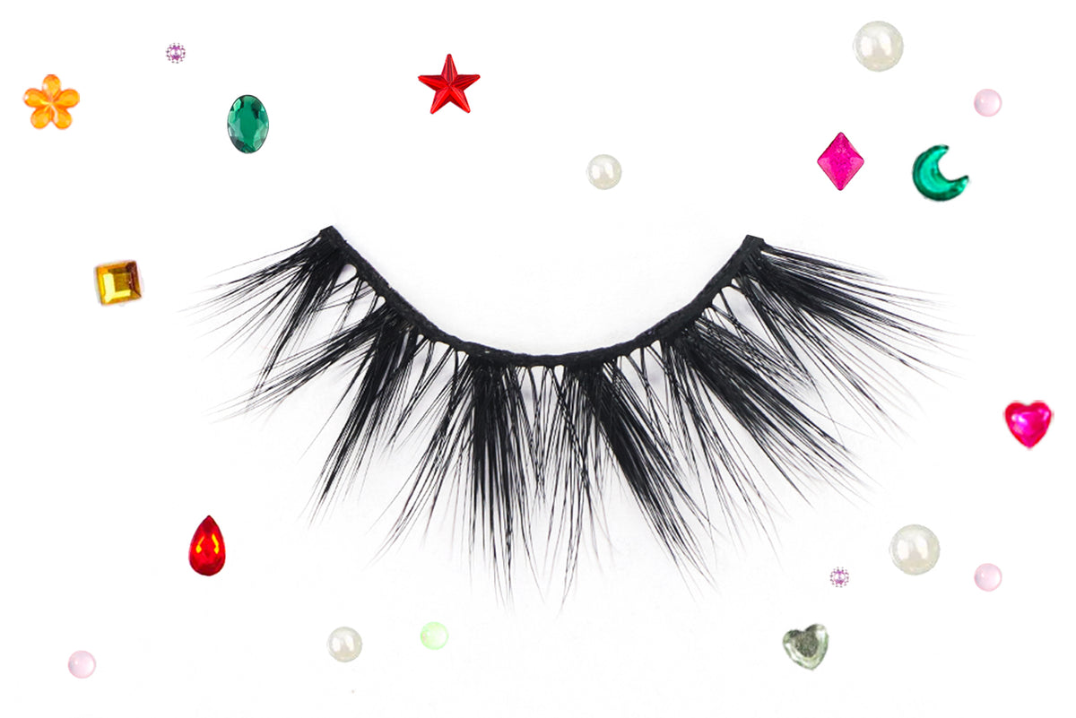 delicate lashes | likely makeup